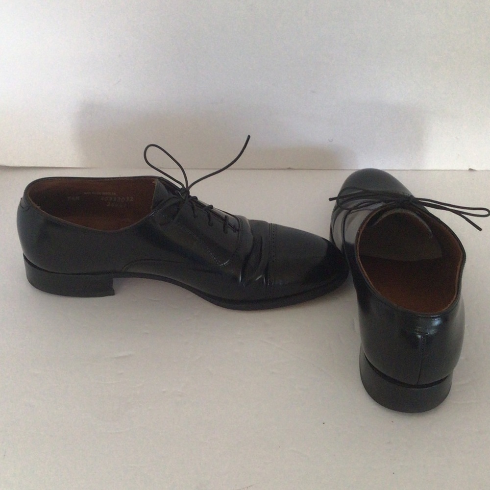 🛍️🛍️ BOSTONIAN🛍️.            Classic Black Oxfords